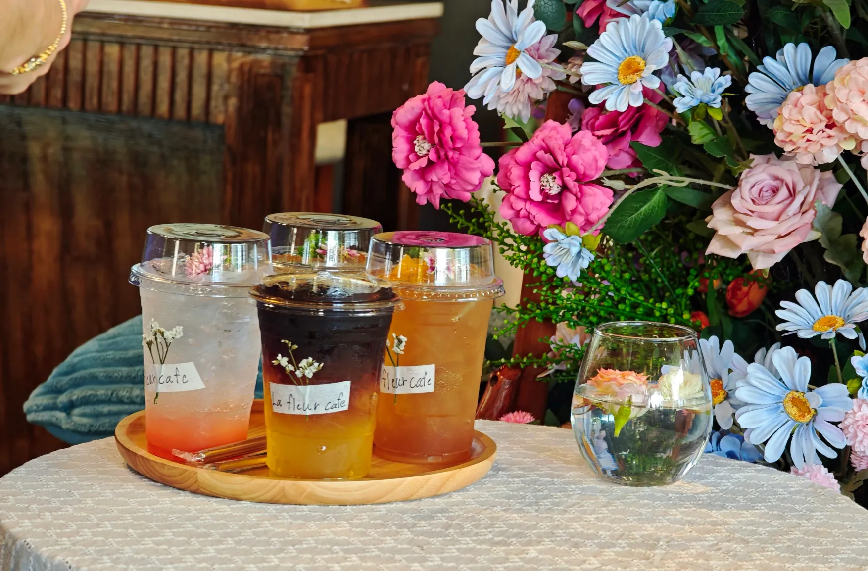 cafes in thailand are so needlessly aestetic its crazy. drinks like this usually cost 70-100 bhat.